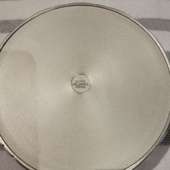 NIB Royal Selangor Gift Boxed Wine Bottle Coaster & Pourer Set - Picture 10 of 16